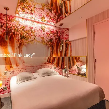 Avec Nuit Insolite Au Dandy Et Jacuzzi Privatise (adults Only) Liefdeshotel *
