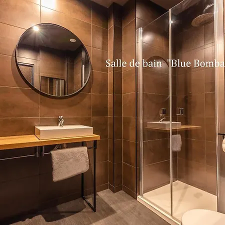 Avec Nuit Insolite Au Dandy Et Jacuzzi Privatise (adults Only) Liefdeshotel Parijs