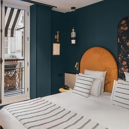 Avec Nuit Insolite Au Dandy Et Jacuzzi Privatise (adults Only) Liefdeshotel *