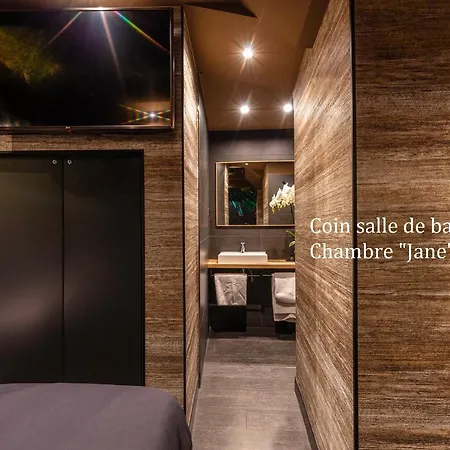 Avec Nuit Insolite Au Dandy Et Jacuzzi Privatise (adults Only) Париж