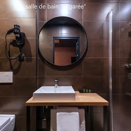 Avec Nuit Insolite Au Dandy Et Jacuzzi Privatise (adults Only) * Париж