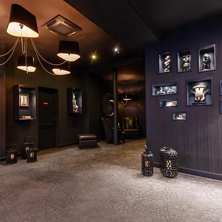 Avec Nuit Insolite Au Dandy Et Jacuzzi Privatise (adults Only) Париж