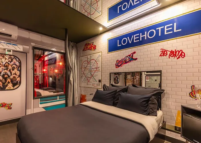 Avec Nuit Insolite Au Dandy Et Jacuzzi Privatise (adults Only) *