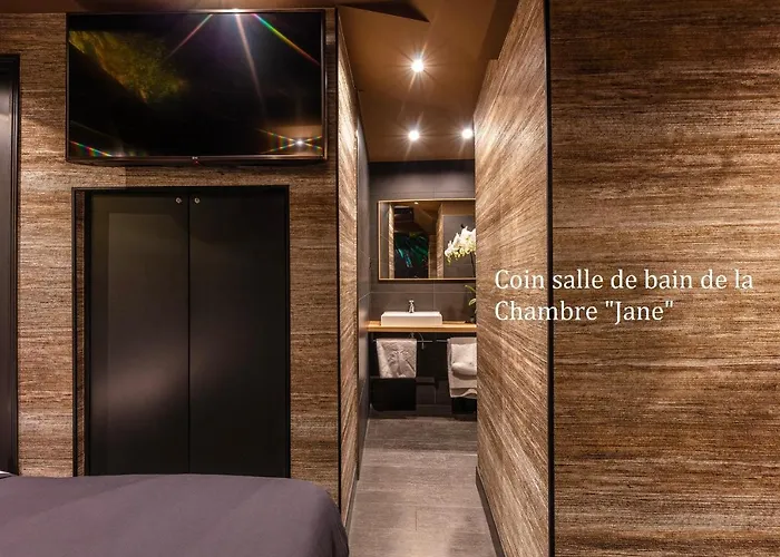 Avec Nuit Insolite Au Dandy Et Jacuzzi Privatise (adults Only) פריז