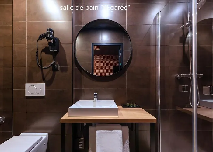 Avec Nuit Insolite Au Dandy Et Jacuzzi Privatise (adults Only) * פריז