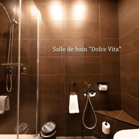 Avec Nuit Insolite Au Dandy Et Jacuzzi Privatise (adults Only) Romantiskt hotell *
