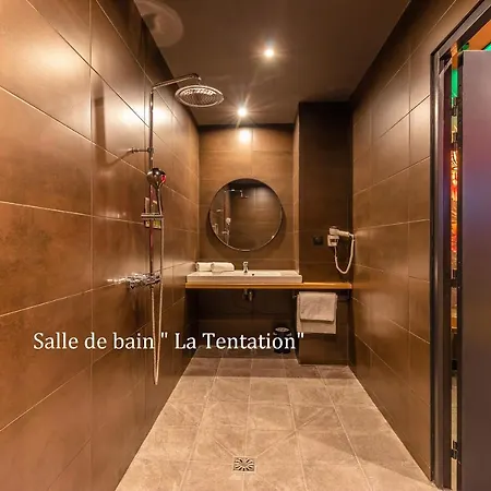 Avec Nuit Insolite Au Dandy Et Jacuzzi Privatise (adults Only) Romantiskt hotell *